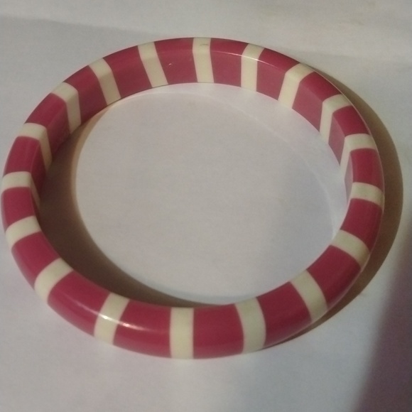 Vintage bangle bracelet candy stripe lucite (sku 7023) - Picture 5 of 6